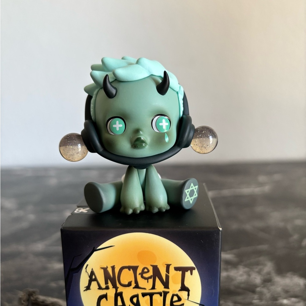 Skullpanda Ancient Castle (Discontinued) - Confirmed Gargoyle